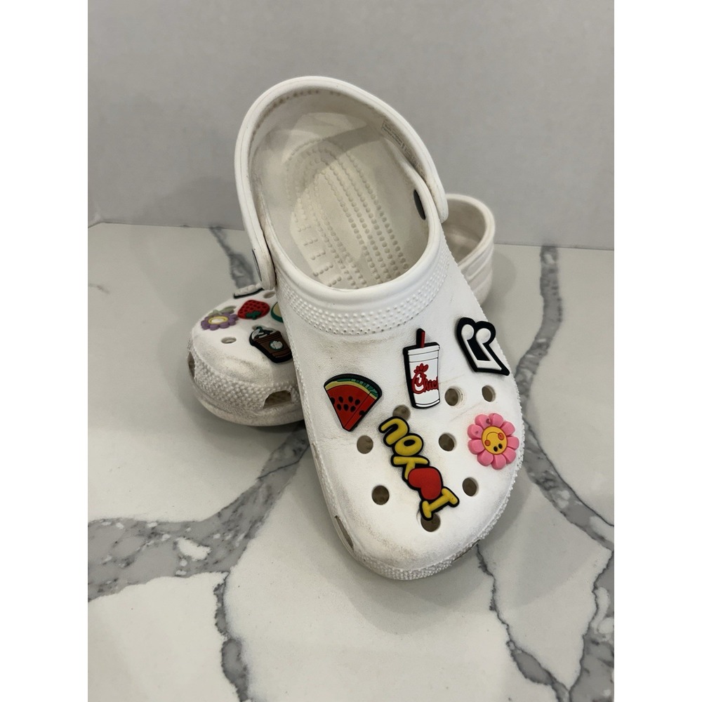 Crocs Unisex Adult M5 / W7. White With Jiblets Included, Great condition!
